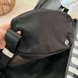 Lululemon everywhere bag